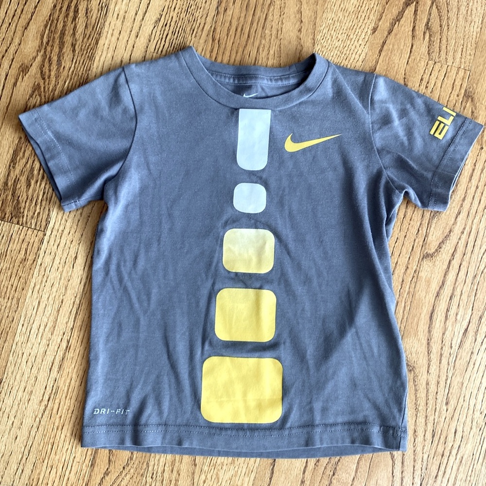 Nike cotton t-shirt, sz 6